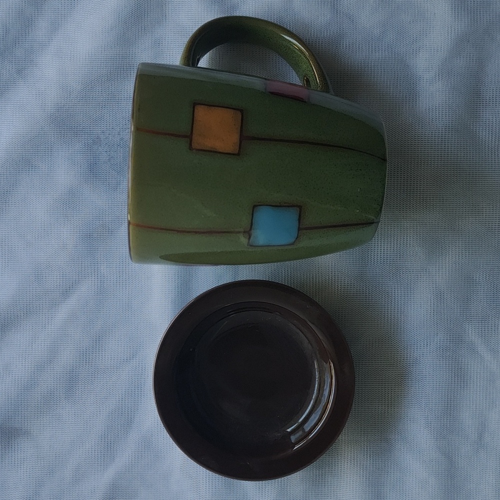 Tea/Coffee Cup w/cover Spoon Missing